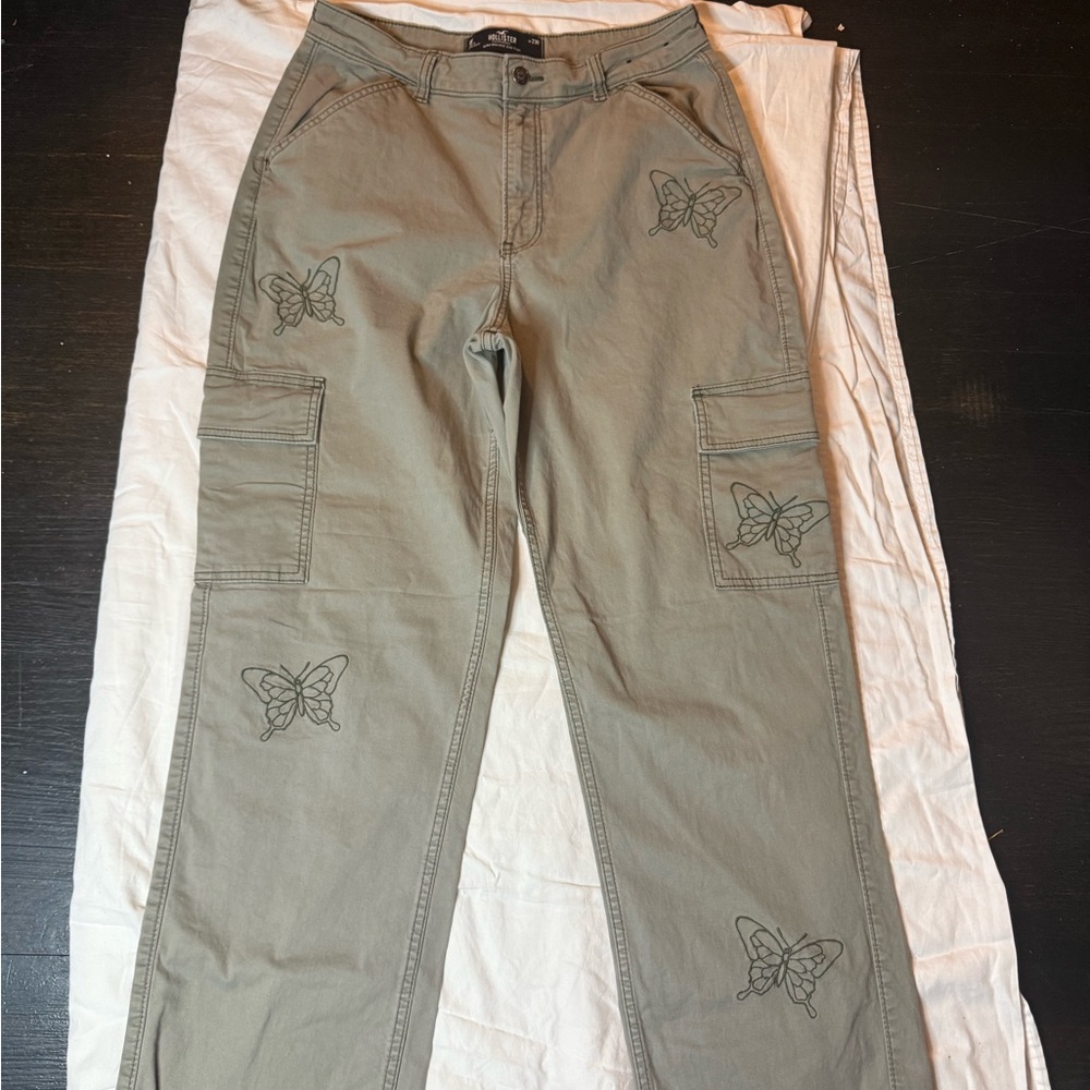Hollister Olive‎ Cargo Pants with Butterfly Design size 8 whimsical grunge y2k